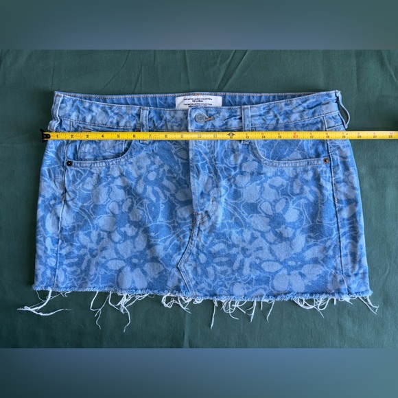 H&M The Water Saving Collection 90's Mini Skirt - Picture 5 of 6